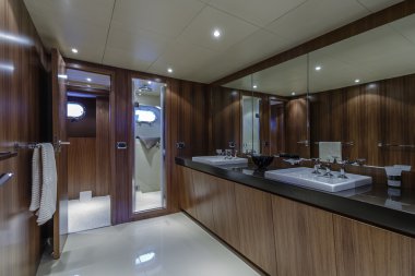 İtalya, viareggio, 82' lüks yat, büyük banyo