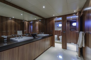 İtalya, viareggio, 82' lüks yat, büyük banyo
