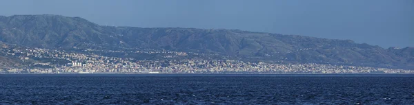 Italia, vista panoramica sulla città di Reggio Calabria — Foto Stock