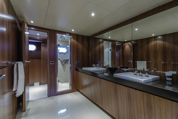 Italy, Viareggio, 82' luxury yacht, master bathroom — Stock Photo, Image