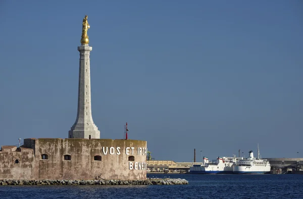 View of the Madonna statue at the port entrance — Stock Photo, Image