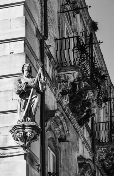 Itália, Sicília, Ragusa Ibla, a fachada barroca do Palácio Cosentini — Fotografia de Stock