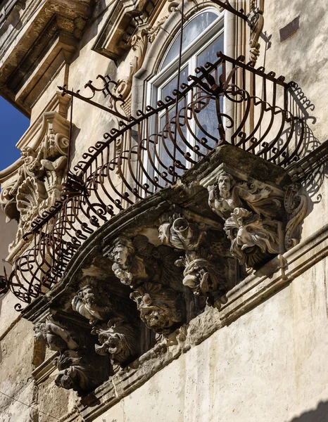 Italy, Sicily, Ragusa Ibla, the baroque facade of Cosentini Palace — Stock Photo, Image