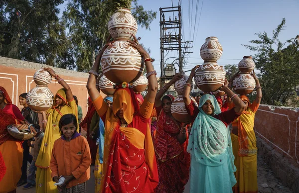 Indie, rajasthan, jaipur, indiánka na svatbě — Stock fotografie