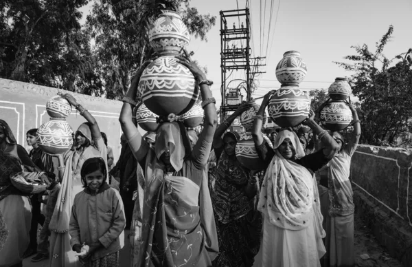 Hindistan, rajasthan, jaipur, Kızılderili kadın düğün doğum — Stok fotoğraf