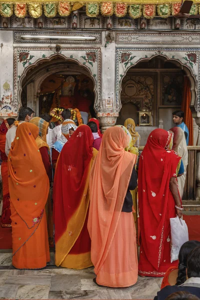 India, Rajasthan, Jaipur, indian in a hindu temple — Stock Photo, Image
