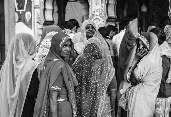 India, Rajasthan, Jaipur, indian in a hindu temple — Stock Photo, Image