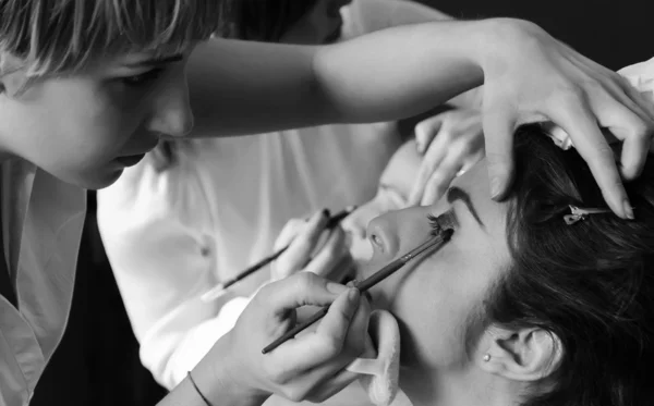 Mujeres en un salón de maquillaje profesional, Italia, Sicilia — Foto de Stock