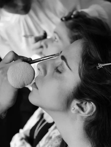 Mulheres em um salão de maquiagem profissional, Itália, Sicília — Fotografia de Stock