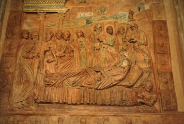 Barok kilise, dini alçak kabartma