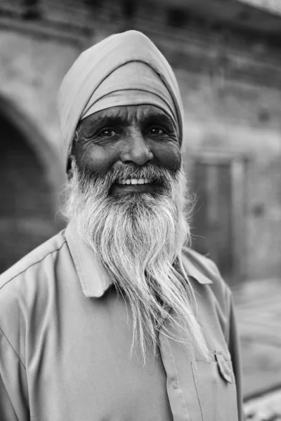 Sadhu indiano in un tempio indù — Foto Stock