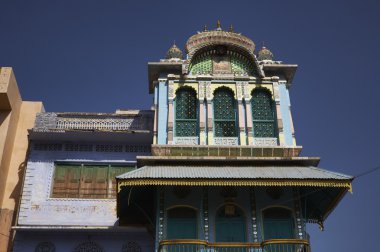 eski özel evin cephe