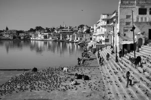 Vista da cidade e do lago sagrado — Fotografia de Stock