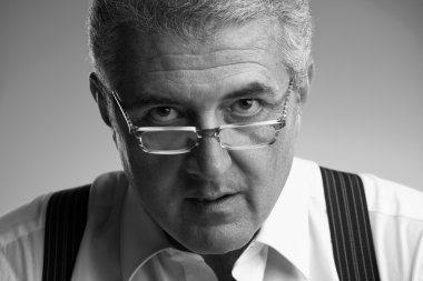 Orta yaş iş adamı