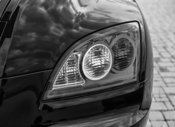 Luzes traseiras de um carro esporte — Fotografia de Stock