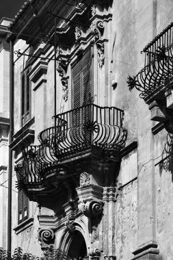orijinal balkon Barok yapı Cephe Sistemleri