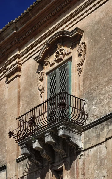 Original balcony at baroque building facade — Stock Photo, Image