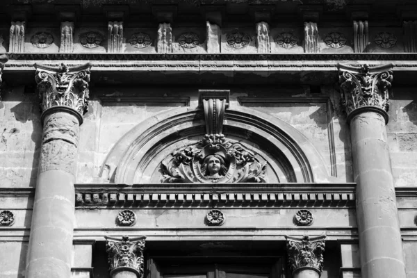 Facciata edificio barocco — Foto Stock
