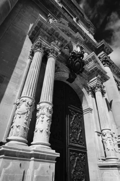 Facciata della Cattedrale di San Giovanni — Foto Stock