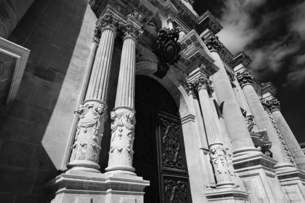 Facciata della Cattedrale di San Giovanni — Foto Stock