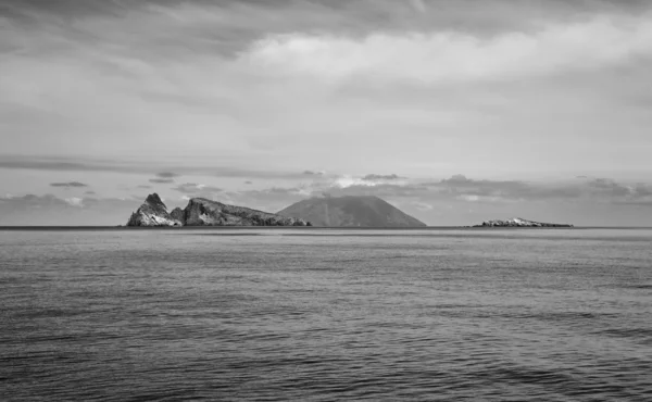 Вид на остров Стромболи — стоковое фото