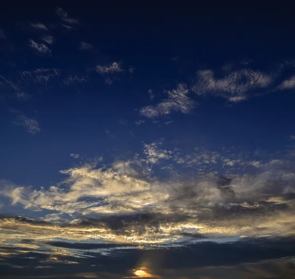 Zataženo západ slunce v kanálu Sicílie — Stock fotografie