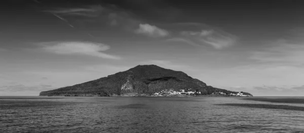 Вид на остров Панареа — стоковое фото