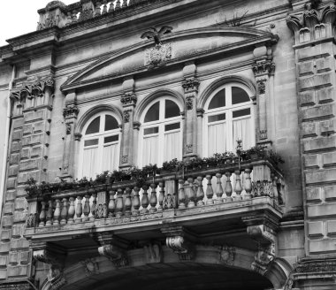 Barok Saray'nın orijinal balkonda