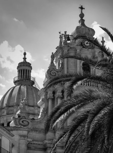 Facciata della Cattedrale di San Giorgio — Foto Stock