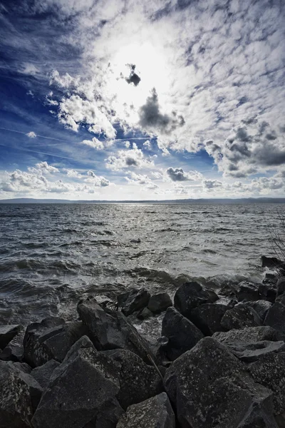 Vista do lago vulcânico — Fotografia de Stock