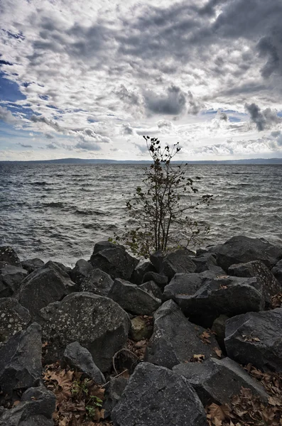 Vue sur le lac volcanique — Photo