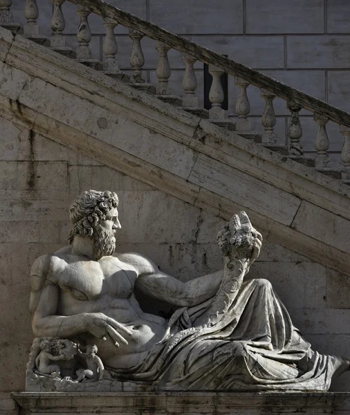 İtalya, Roma, campidoglio Meydanı, Roma heykeli — Stok fotoğraf