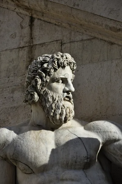 Itália, Roma, Praça Campidoglio, estátua romana — Fotografia de Stock