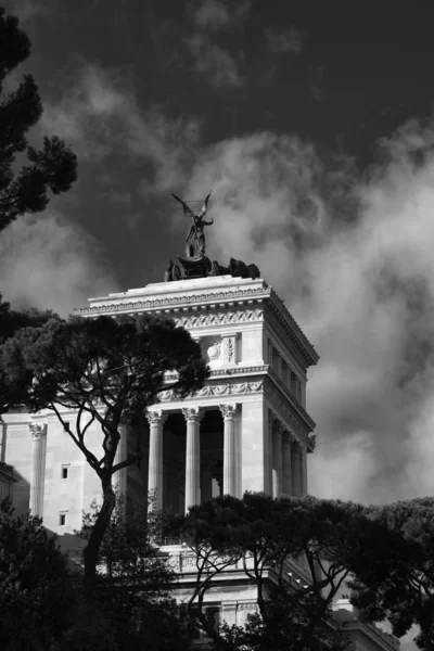Italien, rom, blick auf den viktorianischen palast — Stockfoto