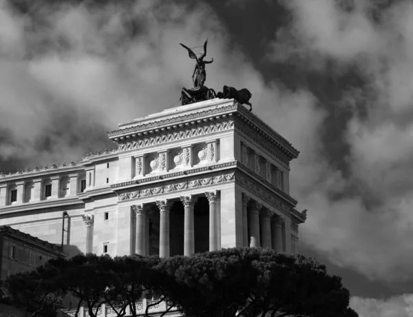 Włochy, Rzym, widok na Pałac wiktoriański — Zdjęcie stockowe