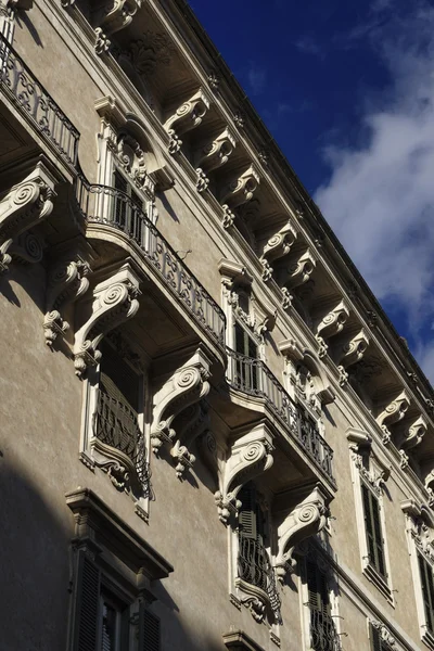 베네치아 광장 근처 오래 된 건물 외관 — 스톡 사진