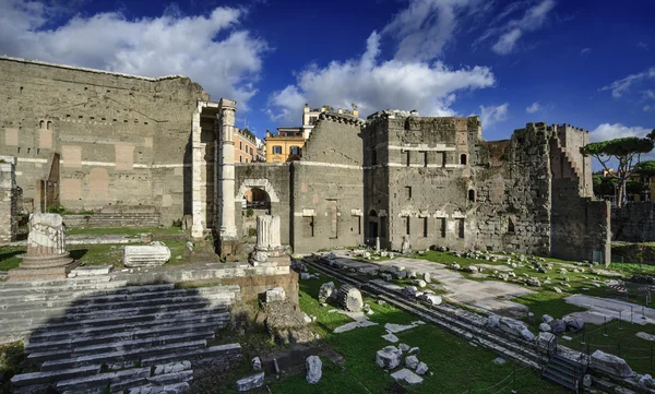 Roman ruins — Stock Photo, Image