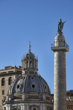 trajan sütunu ve santa maria di loreto Kilisesi