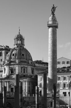 trajan sütunu ve santa maria di loreto Kilisesi