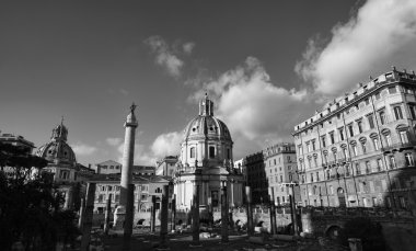 trajan sütunu ve santa maria di loreto Kilisesi