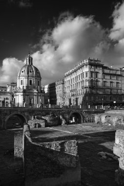 trajan sütunu ve santa maria di loreto Kilisesi