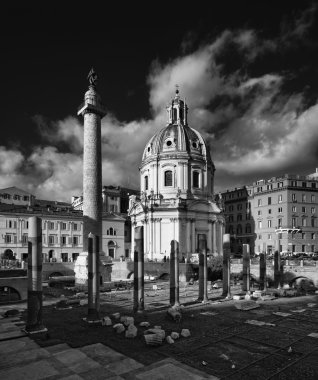 trajan sütunu ve santa maria di loreto Kilisesi