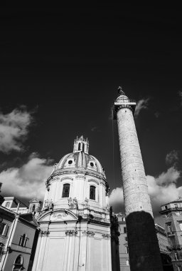 trajan sütunu ve santa maria di loreto Kilisesi