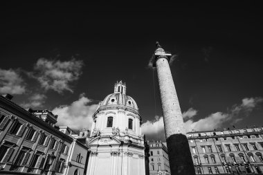 trajan sütunu ve santa maria di loreto Kilisesi