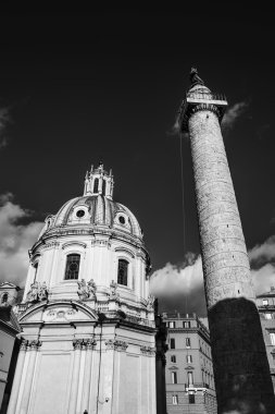 trajan sütunu ve santa maria di loreto Kilisesi