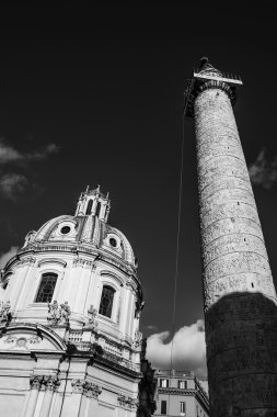 trajan sütunu ve santa maria di loreto Kilisesi