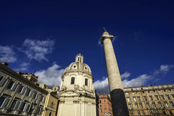 The Trajan Column and Santa Maria di Loreto Church — Stock Photo, Image