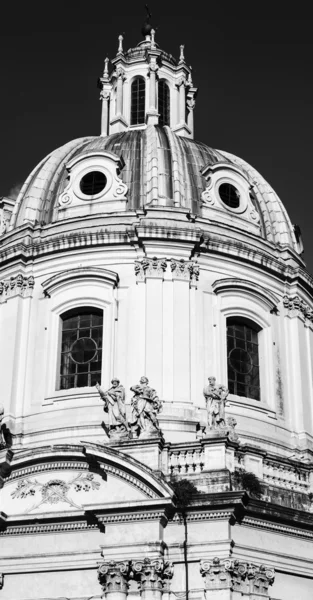 El campanario de la iglesia de Santa Maria di Loreto — Foto de Stock