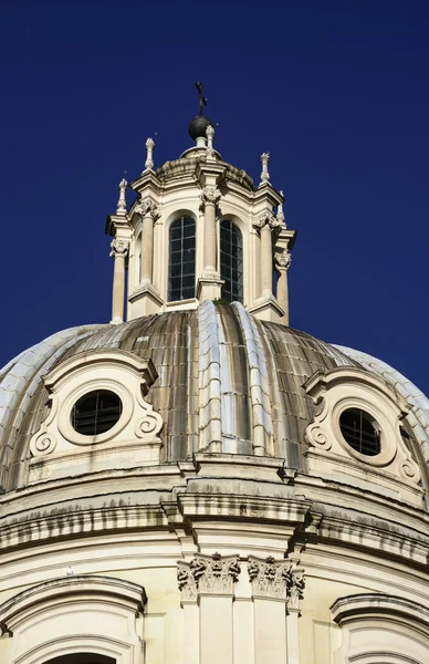 El campanario de la iglesia de Santa Maria di Loreto — Foto de Stock