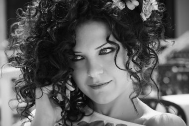 genç kızın cep telefonu